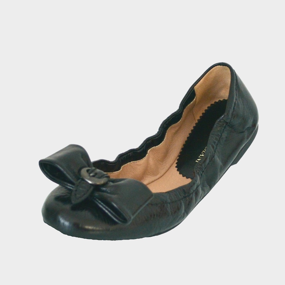 NIB AUTHENTIC  EMPORIO ARMANI LEATHER FLATS